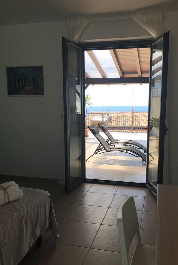 Appartamento Gambero Beach سانتا تيريزا دي ريفا المظهر الخارجي الصورة